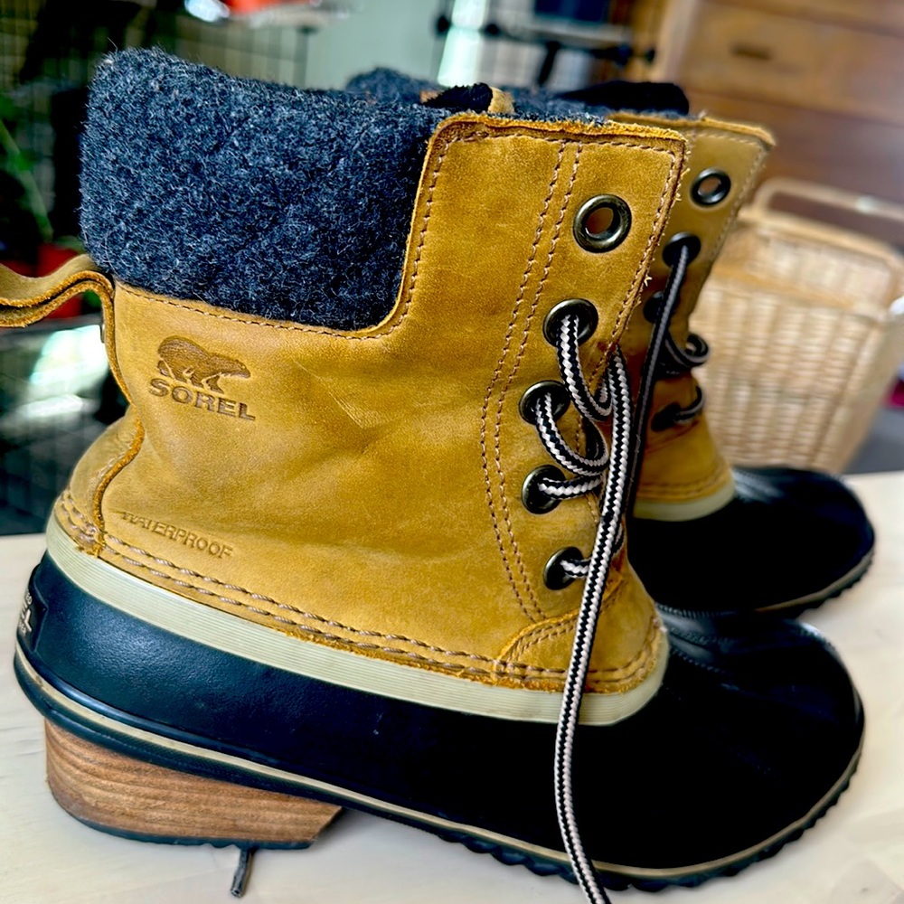 Sorel Slimpack Lace II Size 8